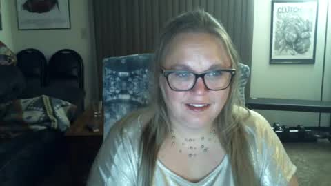 Snapshot of bladesizzo3111 chatting on 06/15/26, 05:31 bladesizzo3111 online show from 06/15/26, 05:31