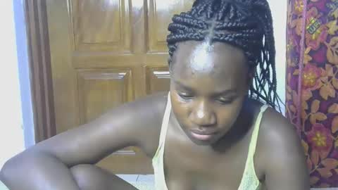 VIVIAN online show from 10/13/25, 01:55