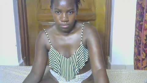 VIVIAN online show from 11/28/25, 08:17