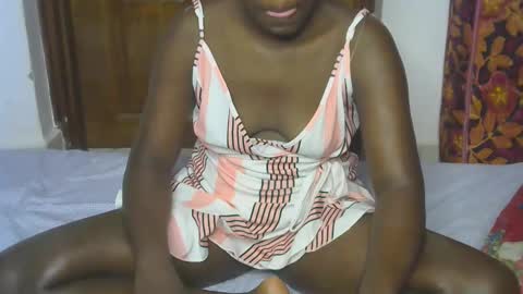 VIVIAN online show from 12/01/25, 08:41