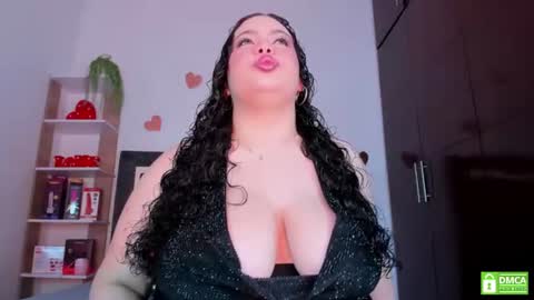 Snapshot of blair_curvy chatting on 07/12/26, 12:40 Blair online show from 07/12/26, 12:40