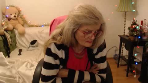 Snapshot of blairfort chatting on 12/15/24, 01:24 blairfort online show from 12/15/24, 01:24