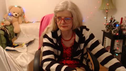 Snapshot of blairfort chatting on 12/17/24, 11:59 blairfort online show from 12/17/24, 11:59