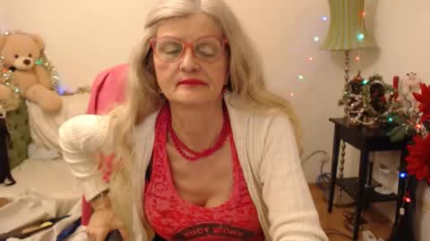 Snapshot of blairfort chatting on 01/04/25, 03:07 blairfort online show from 01/04/25, 03:07