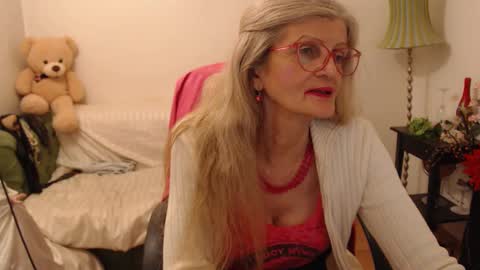 Snapshot of blairfort chatting on 01/26/25, 01:52 blairfort online show from 01/26/25, 01:52