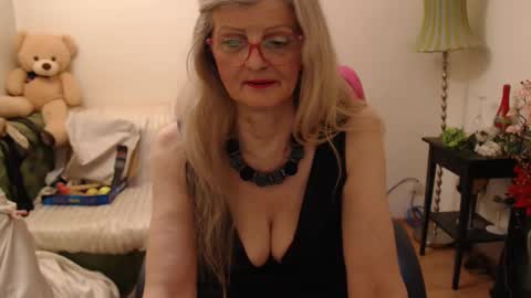 Snapshot of blairfort chatting on 01/27/25, 08:40 blairfort online show from 01/27/25, 08:40