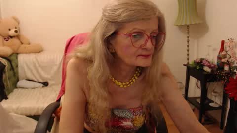 Snapshot of blairfort chatting on 02/05/25, 02:08 blairfort online show from 02/05/25, 02:08