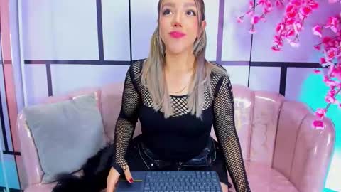 blairjones_ online show from 09/17/25, 12:29