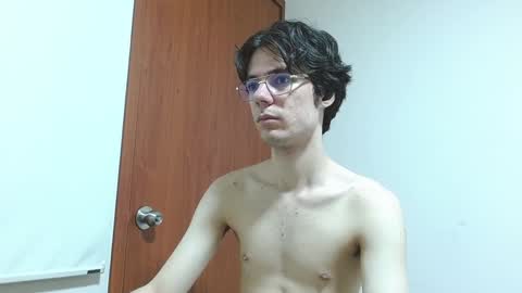 Snapshot of blakeshatter chatting on 01/03/25, 04:48 blakeshatter online show from 01/03/25, 04:48