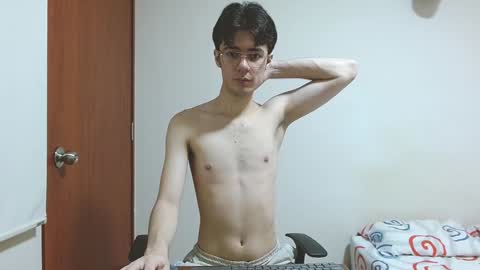 Snapshot of blakeshatter chatting on 01/14/25, 05:56 blakeshatter online show from 01/14/25, 05:56