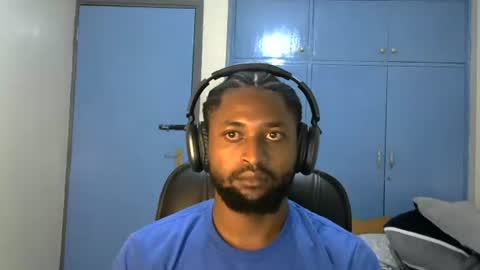 blakmoufaka online show from 10/18/25, 06:41