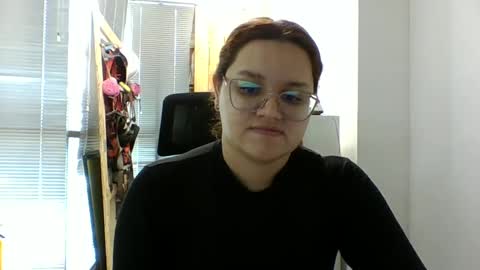 Snapshot of blanquita102530 chatting on 09/17/25, 05:25 Lary online show from 09/17/25, 05:25