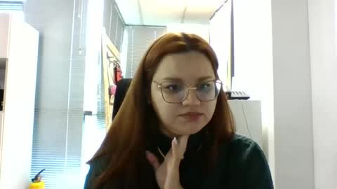 Snapshot of blanquita102530 chatting on 12/01/25, 01:49 Lary online show from 12/01/25, 01:49