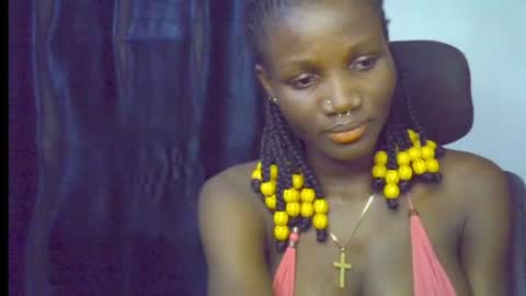 Snapshot of blaq_melanin chatting on 06/19/26, 05:28 nikky00 online show from 06/19/26, 05:28