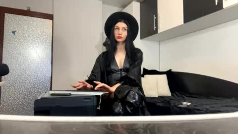 Snapshot of blazeamanda chatting on 09/24/25, 04:38 Goddess Blaze online show from 09/24/25, 04:38