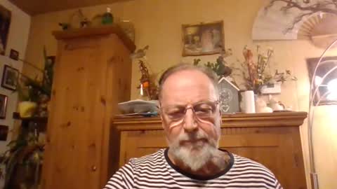 Snapshot of blindsurfer780299 chatting on 05/04/26, 07:10 blindsurfer780299 online show from 05/04/26, 07:10