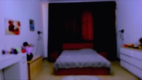 Nicole online show from 09/18/25, 12:29