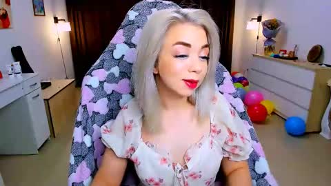 Nicole online show from 02/13/25, 04:43