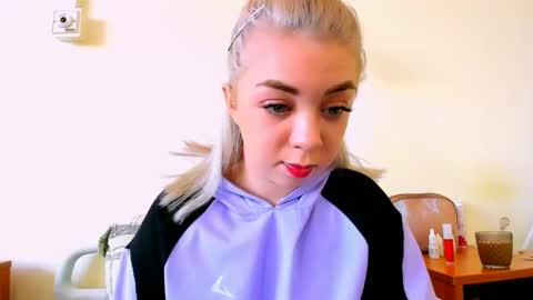 Nicole online show from 02/23/25, 11:44