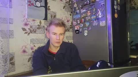 blond_boy69 online show from 01/18/26, 12:14