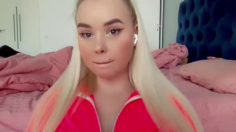 Lana online show from 01/11/25, 09:57