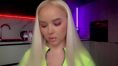 Lana online show from 01/19/25, 09:55