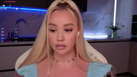 Lana online show from 09/20/25, 08:37