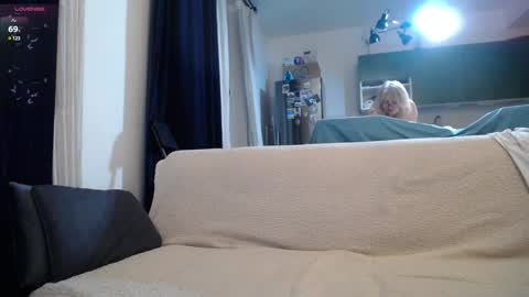 Karina online show from 01/06/25, 08:28