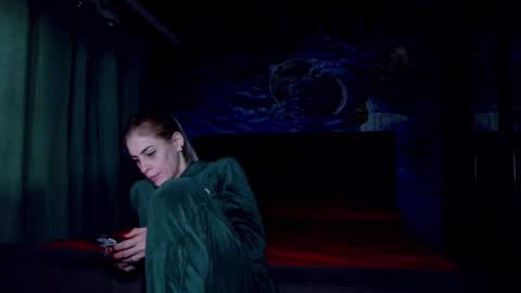 Snapshot of blonde4pasion chatting on 01/14/25, 02:32 blonde4pasion online show from 01/14/25, 02:32