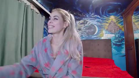 Snapshot of blonde4pasion chatting on 01/16/25, 08:46 blonde4pasion online show from 01/16/25, 08:46