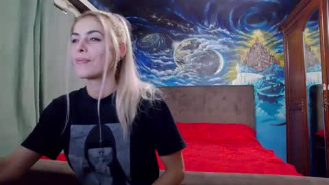 Snapshot of blonde4pasion chatting on 01/21/25, 05:51 blonde4pasion online show from 01/21/25, 05:51