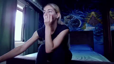 Snapshot of blonde4pasion chatting on 09/12/25, 05:40 blonde4pasion online show from 09/12/25, 05:40