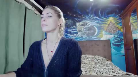 Snapshot of blonde4pasion chatting on 10/31/25, 04:30 blonde4pasion online show from 10/31/25, 04:30