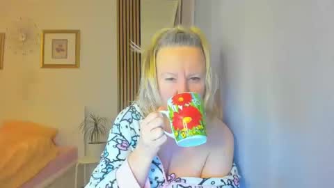 Nicole online show from 12/29/24, 04:19