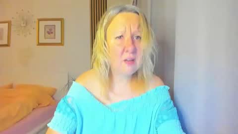 Nicole online show from 12/30/24, 05:48