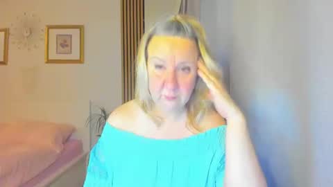 Nicole online show from 01/01/25, 05:01