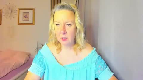 Nicole online show from 01/02/25, 05:24