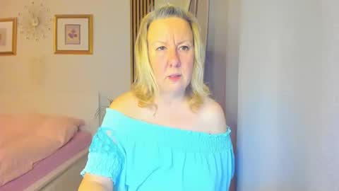 Nicole online show from 01/02/25, 04:02