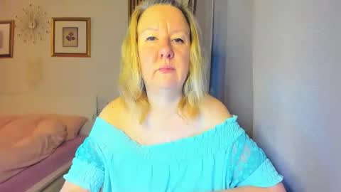 Nicole online show from 01/04/25, 05:16