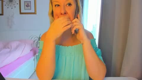 Nicole online show from 01/15/25, 09:35