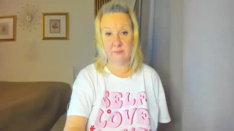 Nicole online show from 01/28/25, 05:14