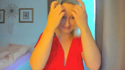 Nicole online show from 01/30/25, 10:08