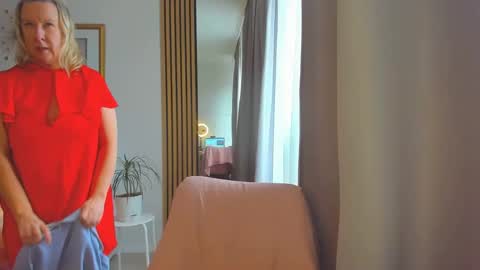 Nicole online show from 02/01/25, 08:50