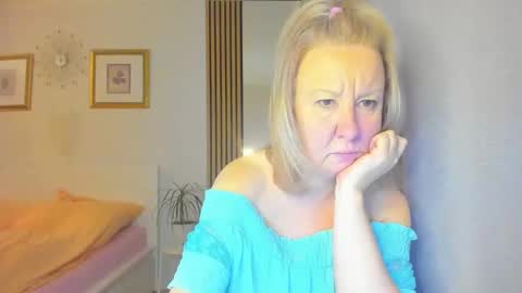 Nicole online show from 02/04/25, 05:23