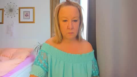 Nicole online show from 02/13/25, 08:06