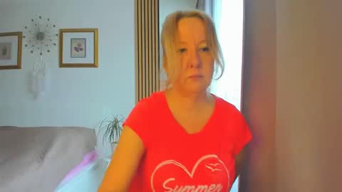 Nicole online show from 03/02/25, 09:53