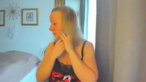 Nicole online show from 03/03/25, 09:33