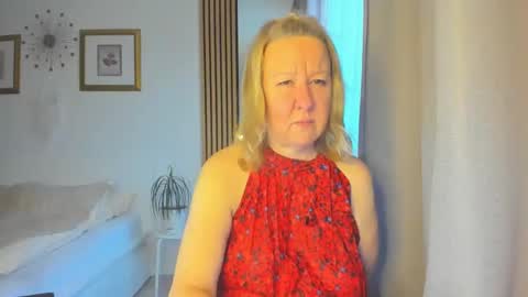 Nicole online show from 03/10/25, 04:14