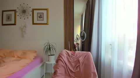 Nicole online show from 02/04/26, 06:52