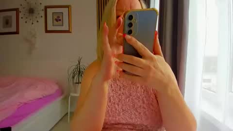 Nicole online show from 03/12/26, 05:57